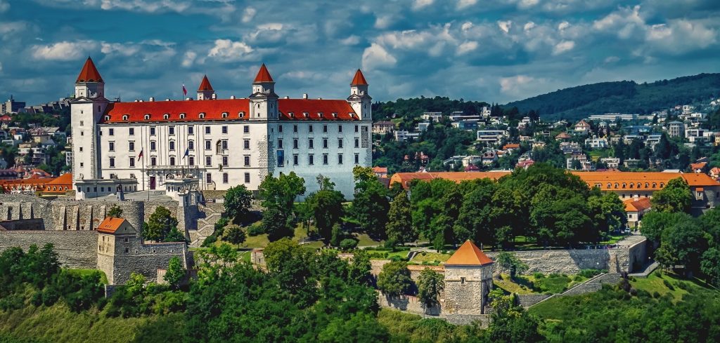bratislavsky-hrad-bratislava-historicka-cast-hlavne-mesto