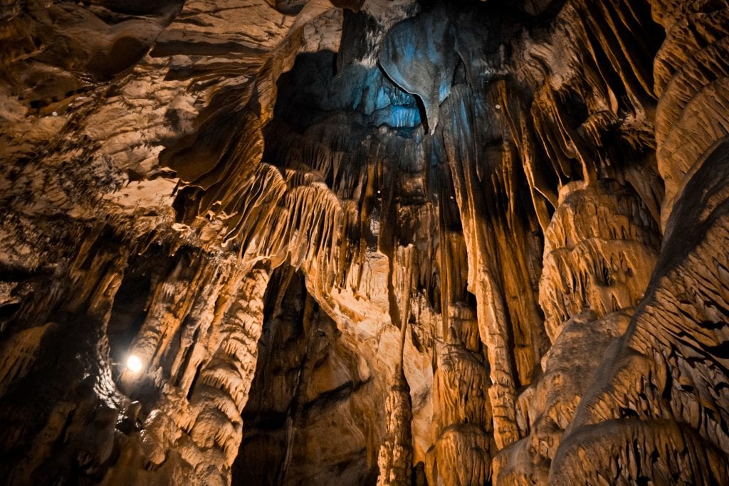 jasovska-jaskyna-krasova-vyzdoba-zaclony-slalagmity